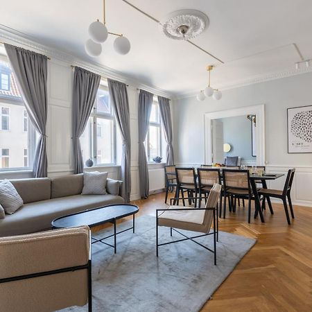 Large Apartment With Canal View In Central Cph City Köpenhamn Exteriör bild