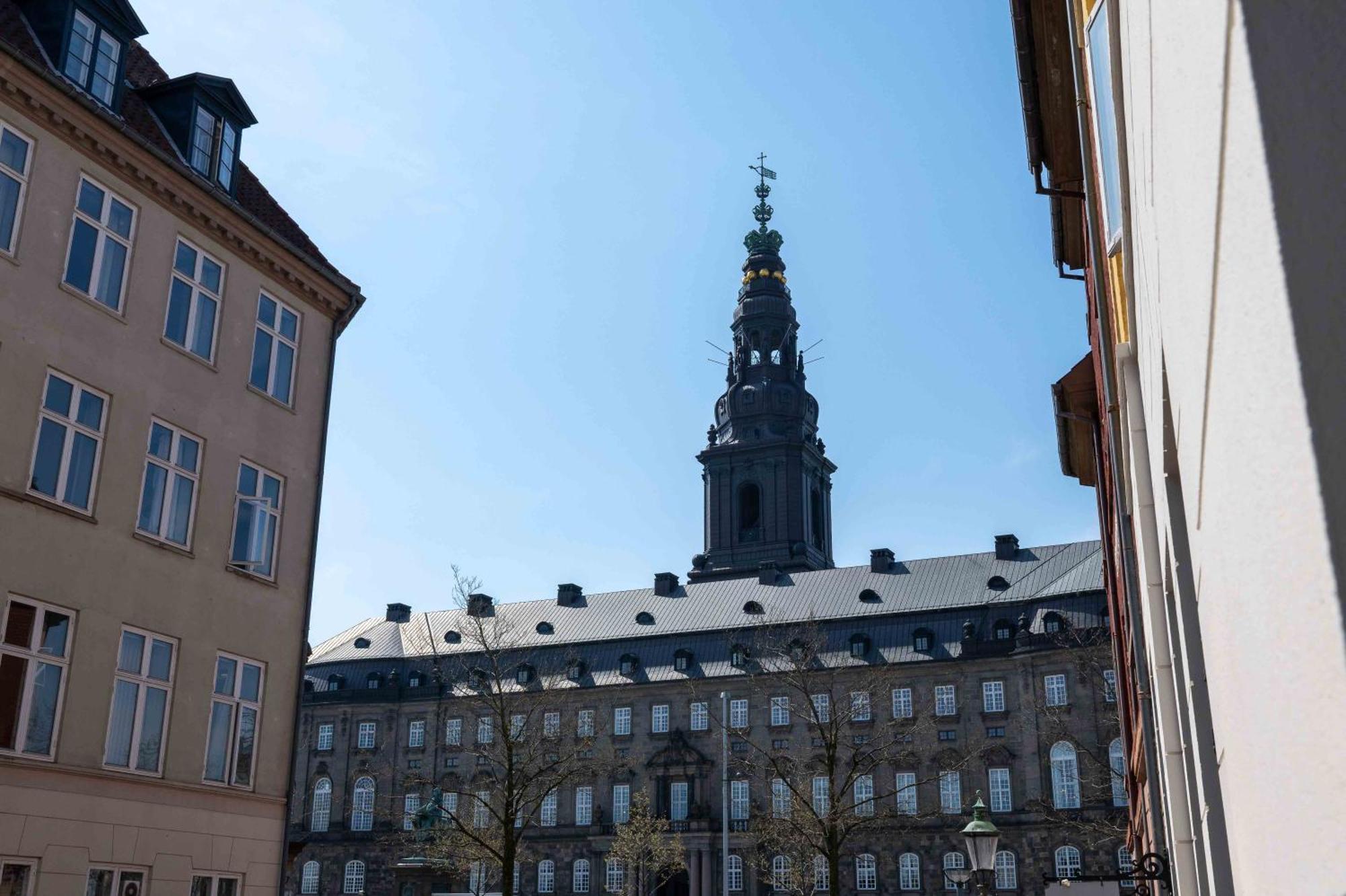 Large Apartment With Canal View In Central Cph City Köpenhamn Exteriör bild