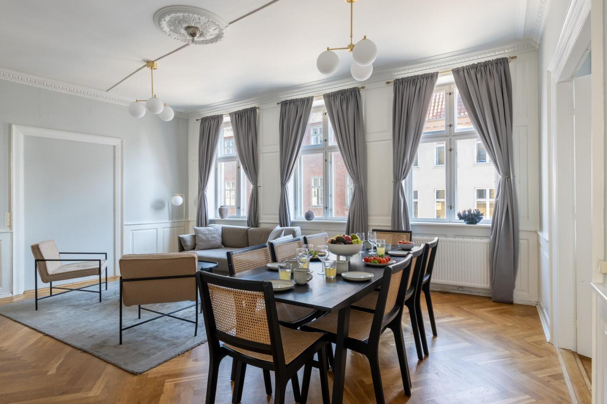Large Apartment With Canal View In Central Cph City Köpenhamn Exteriör bild